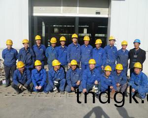 公司施工技术团队1996年从事承包全国玻璃钢防腐；