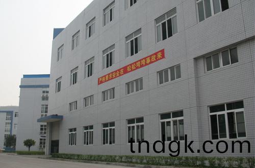 祥正电器制品有限公司酸碱洗池内壁玻璃钢防腐工作由我司工程队完成防腐施工