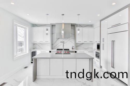 Car meter adopts intelligent instrument.