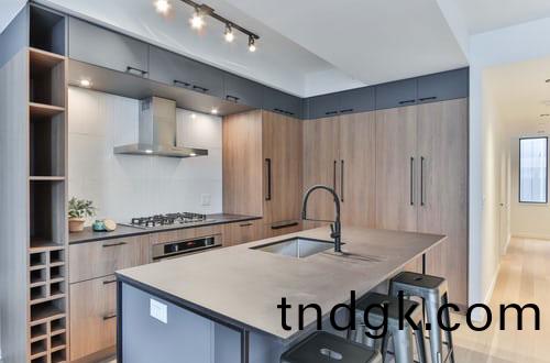 Automatic alarm for an workshop