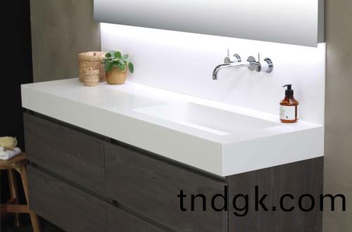 Round bathroom basin